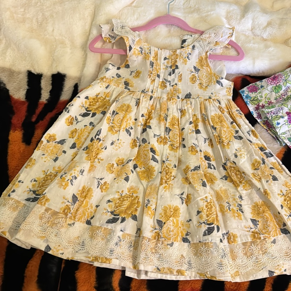 Unique Sumer dresses - Picture 3 of 4